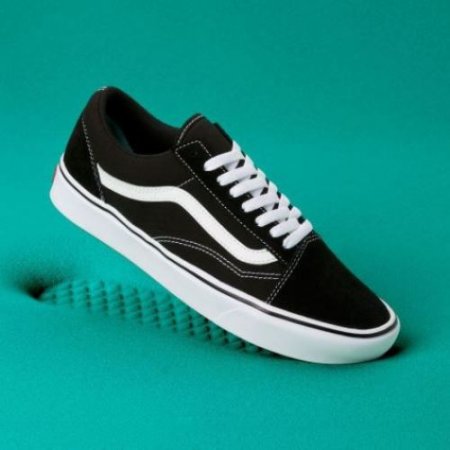 Vans | Men's Comfycush Old Skool (Classic) black/true white