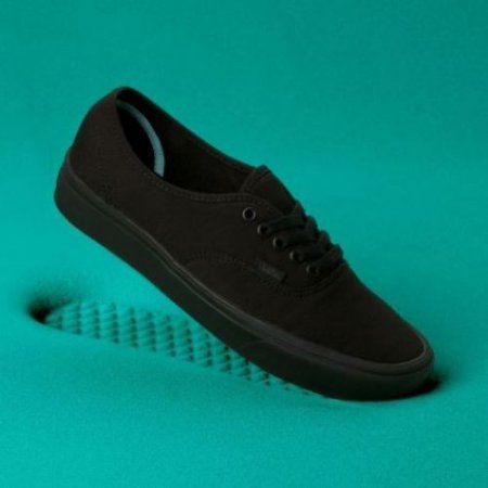 Vans | Men's Classic Comfycush Authentic (Classic) Black